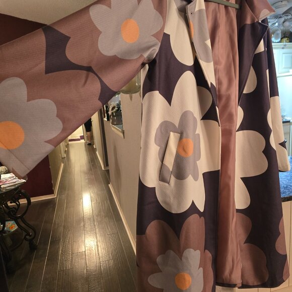 DaviaDani flower Coat - Picture 2 of 4